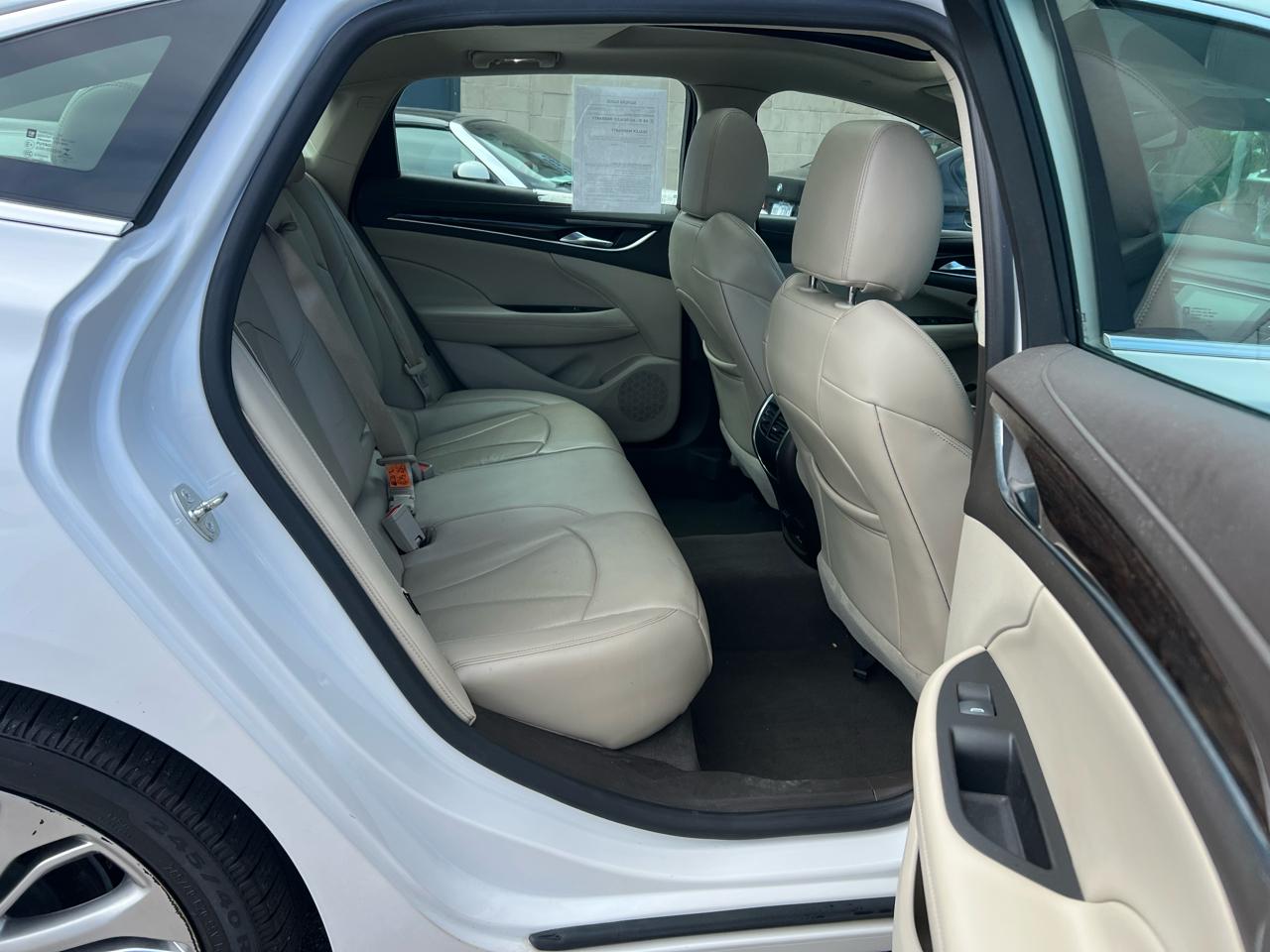 Buick LaCrosse 4dr Sdn Premium 2 FWD 2017