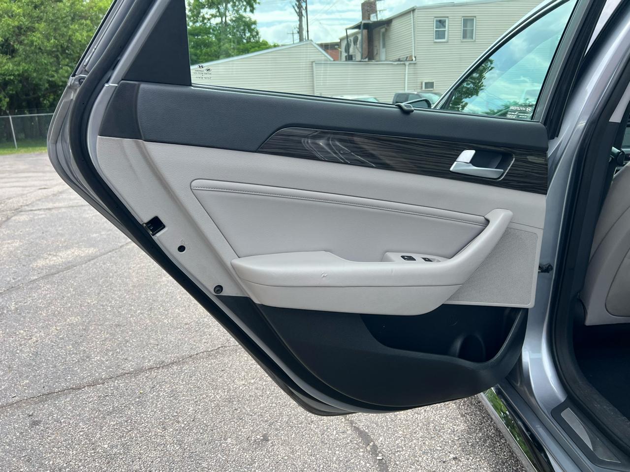 Hyundai Sonata 4dr Sdn 2.4L Limited PZEV 2015