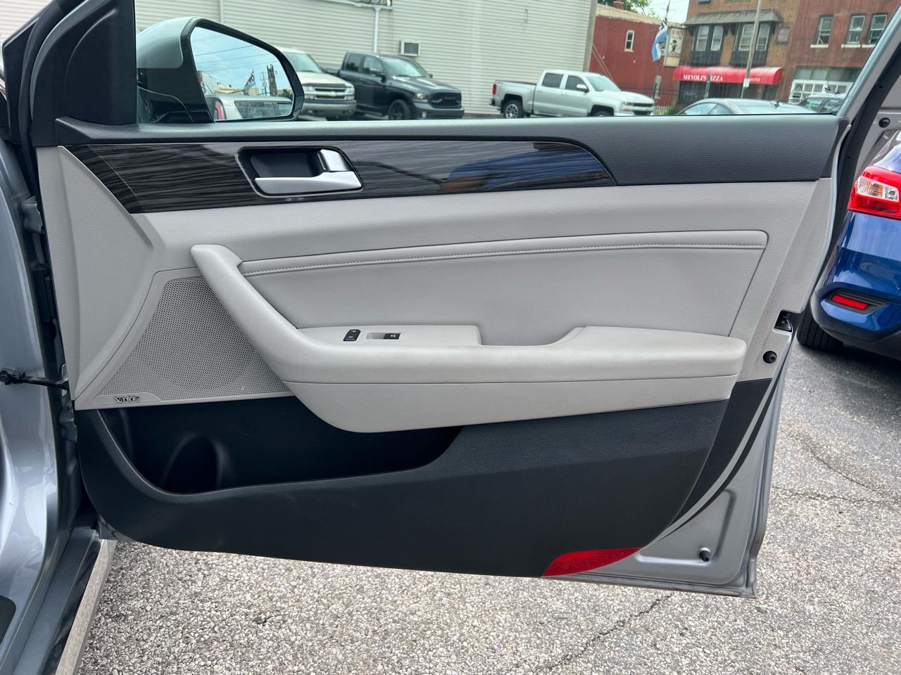 Hyundai Sonata 4dr Sdn 2.4L Limited PZEV 2015