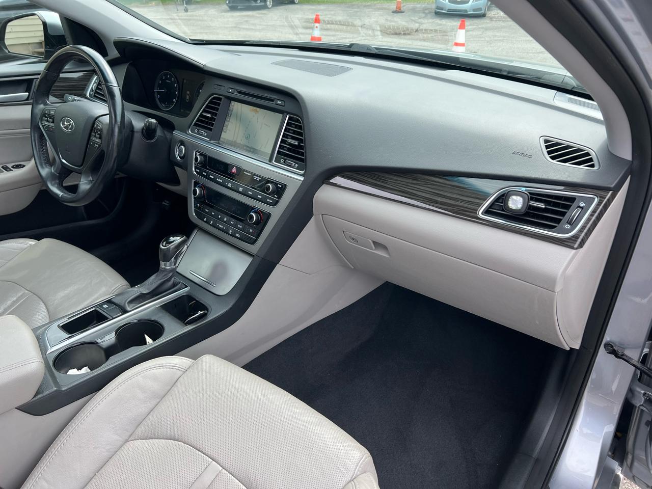 Hyundai Sonata 4dr Sdn 2.4L Limited PZEV 2015