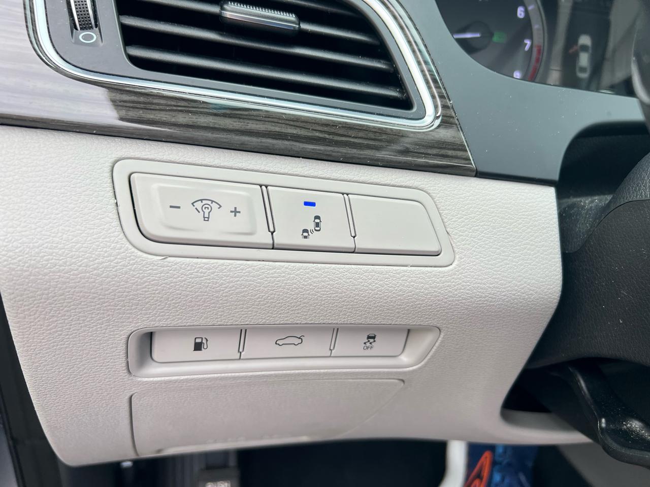 Hyundai Sonata 4dr Sdn 2.4L Limited PZEV 2015