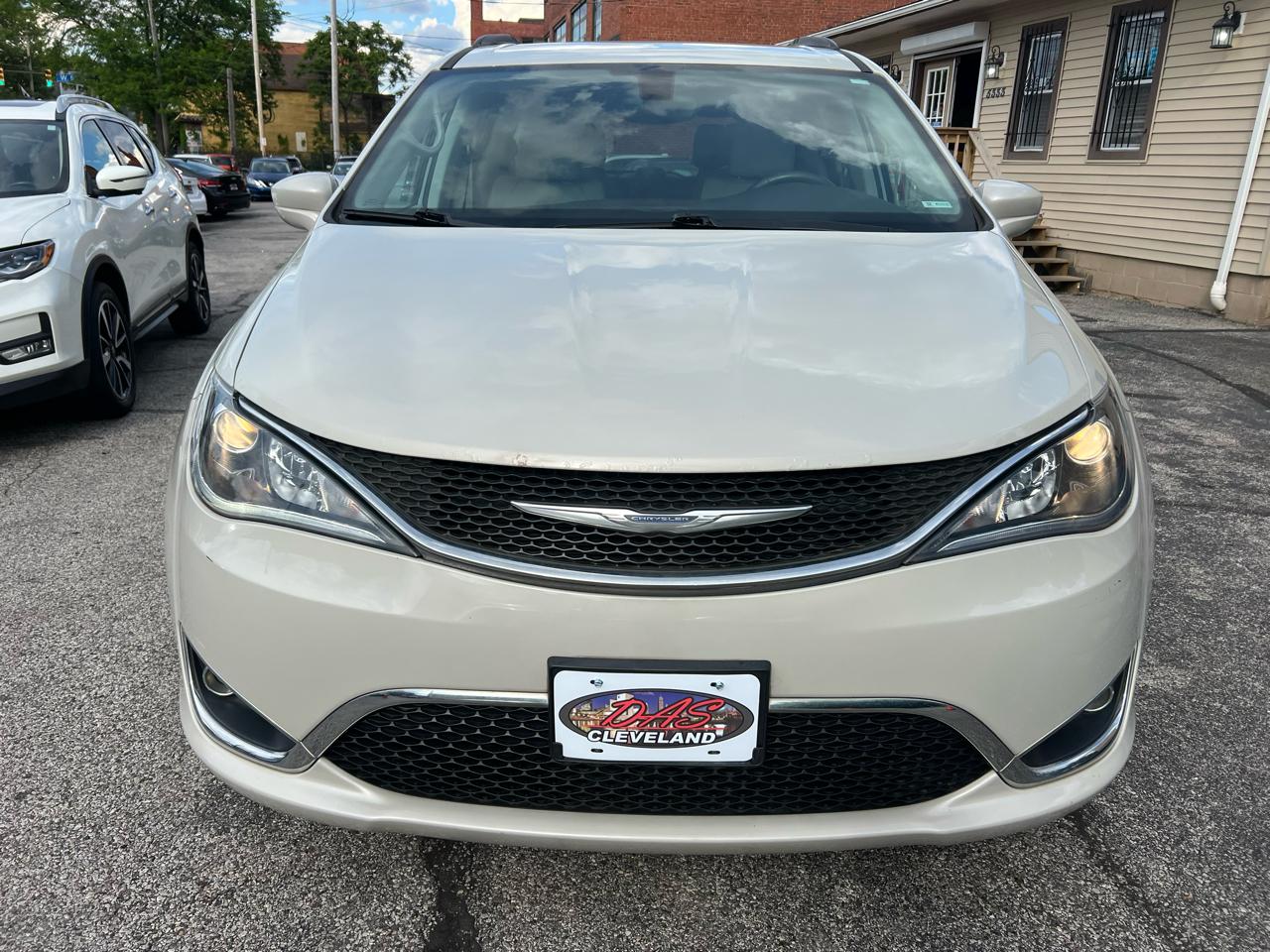 Chrysler Pacifica Touring-L FWD 2017