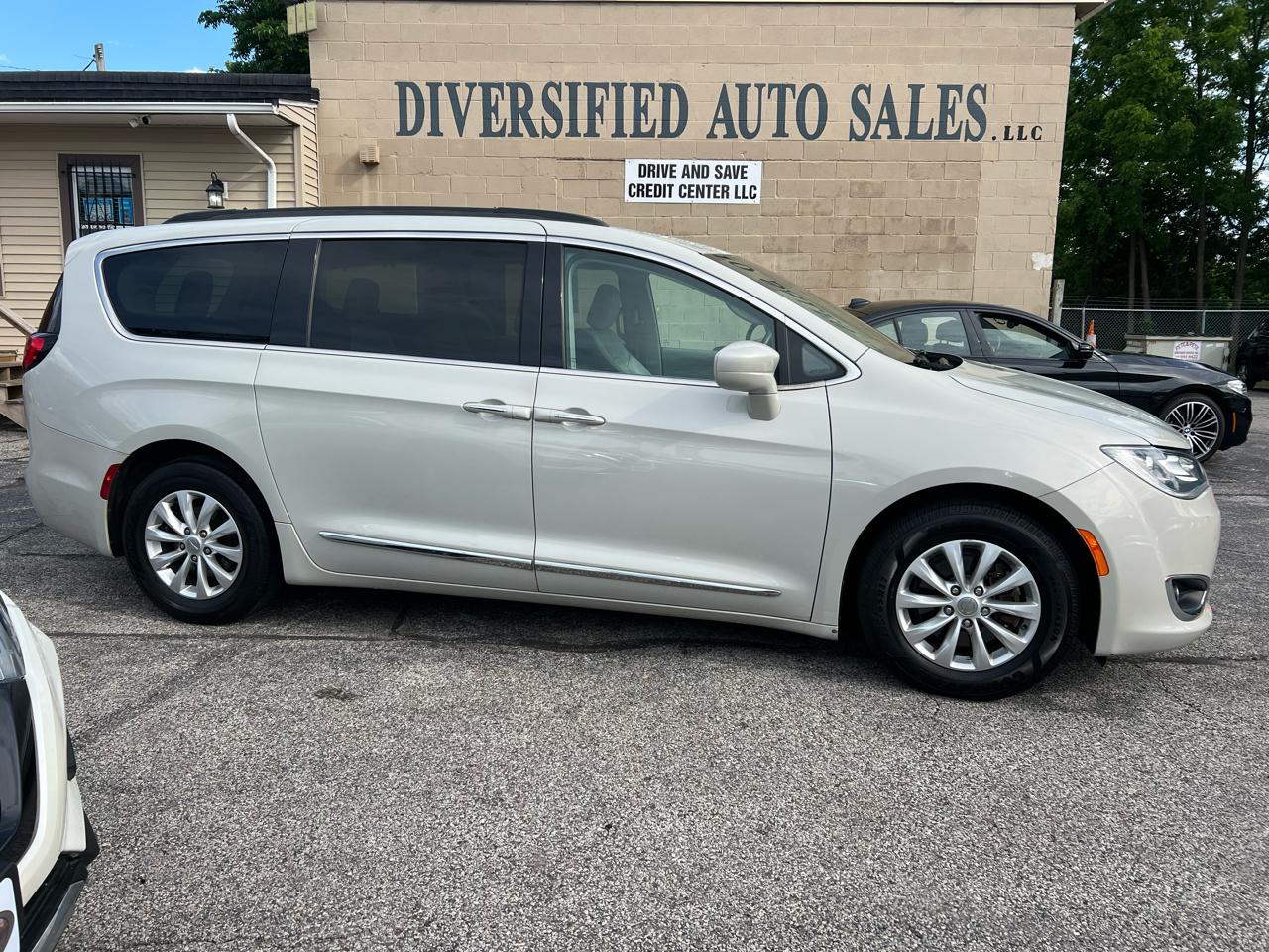 Chrysler Pacifica Touring-L FWD 2017