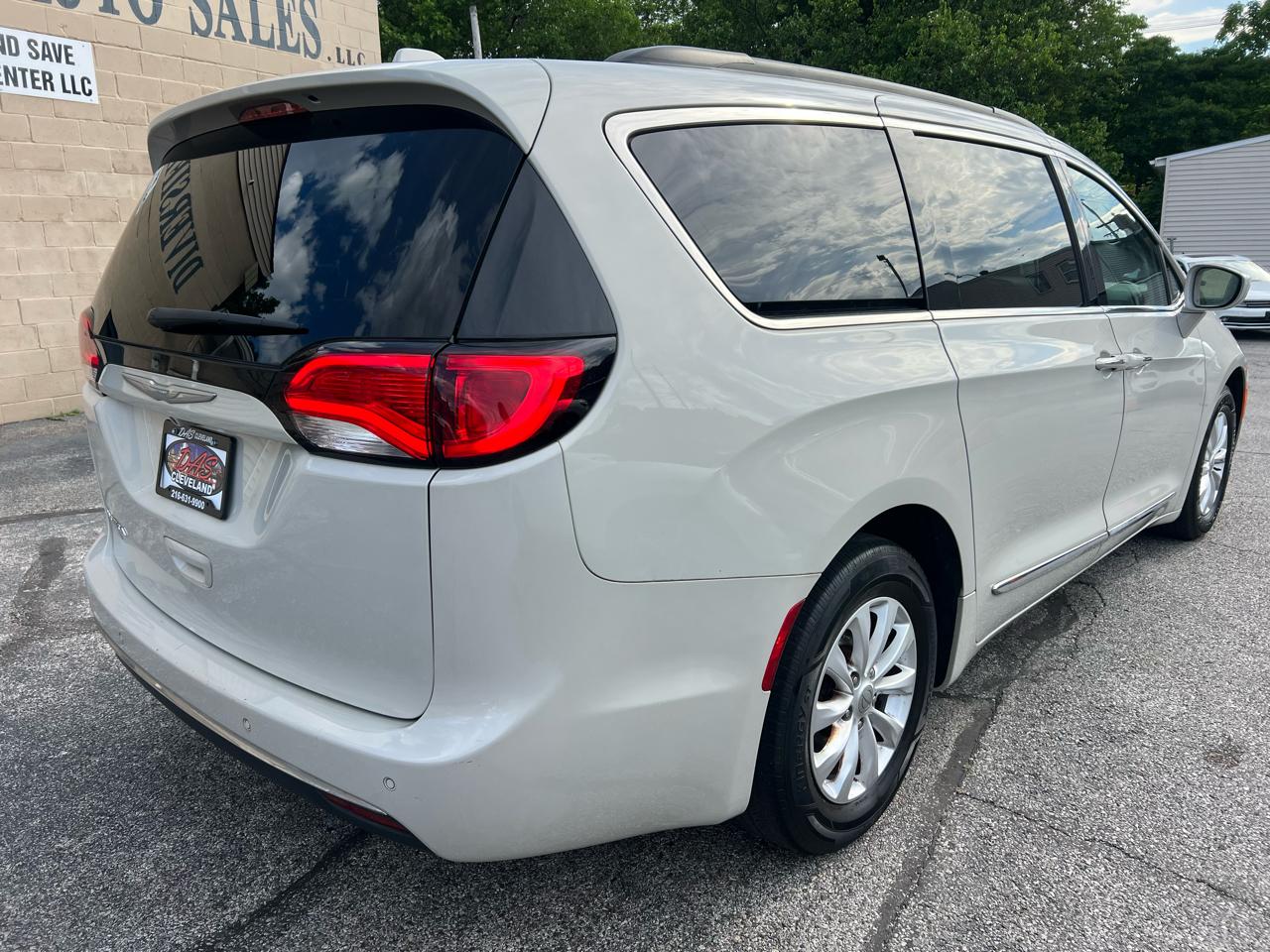Chrysler Pacifica Touring-L FWD 2017