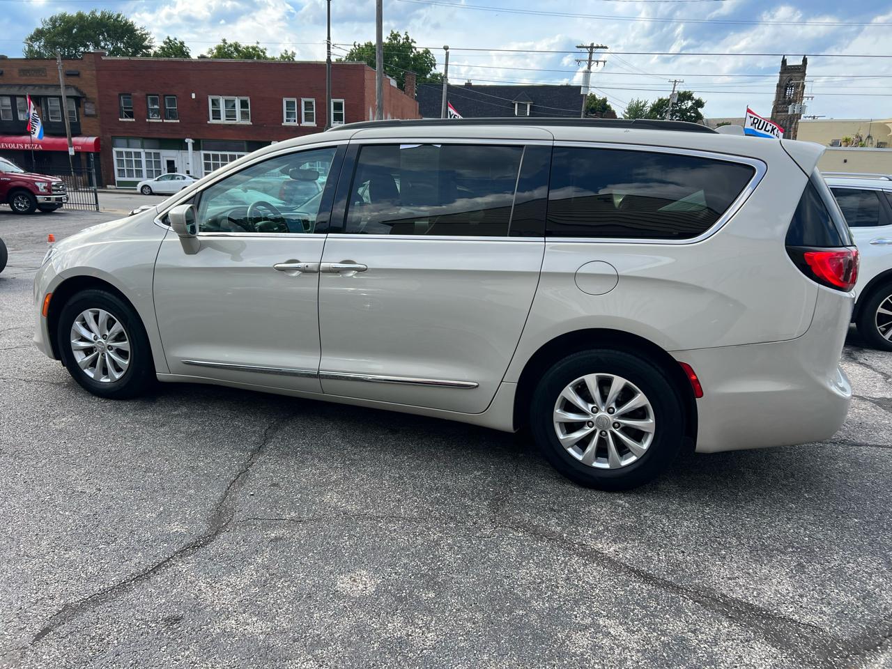 Chrysler Pacifica Touring-L FWD 2017