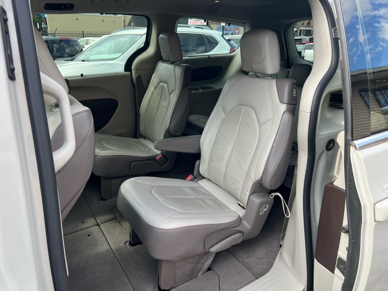 Chrysler Pacifica Touring-L FWD 2017