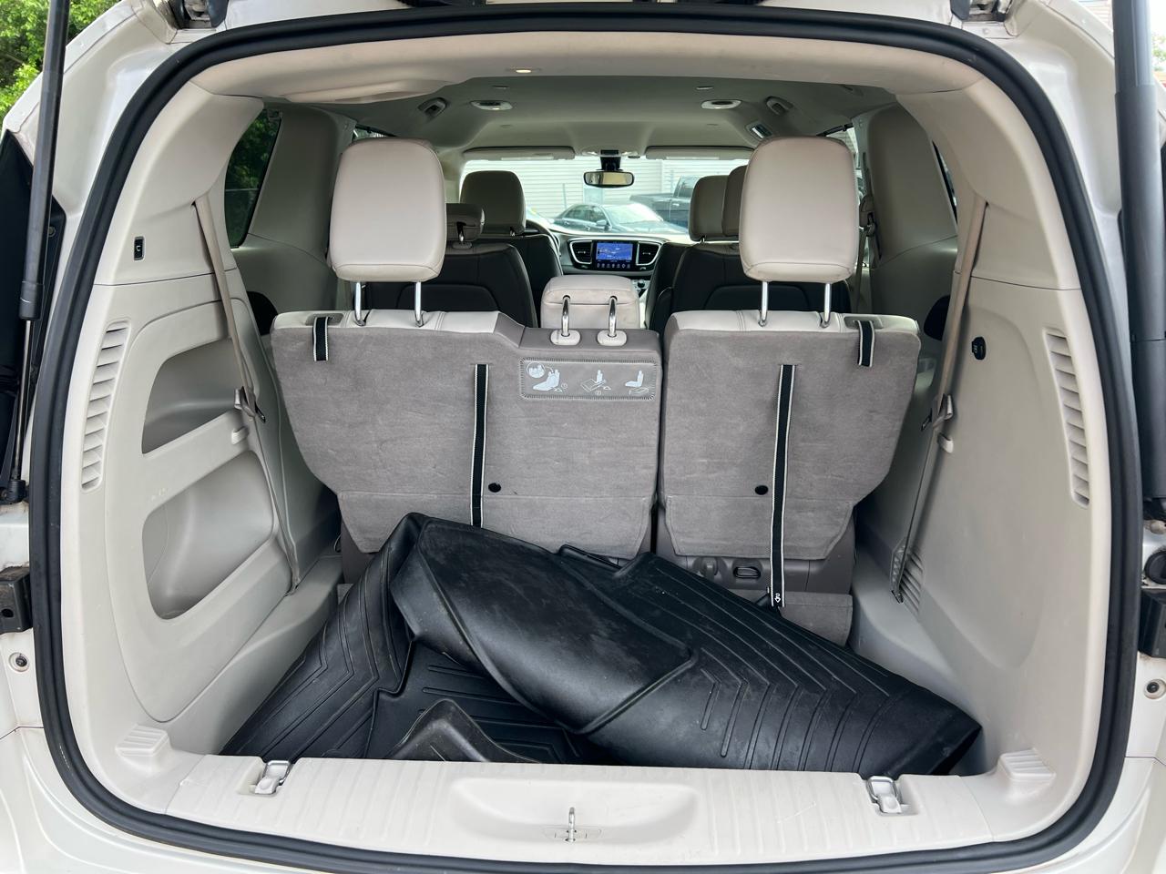 Chrysler Pacifica Touring-L FWD 2017