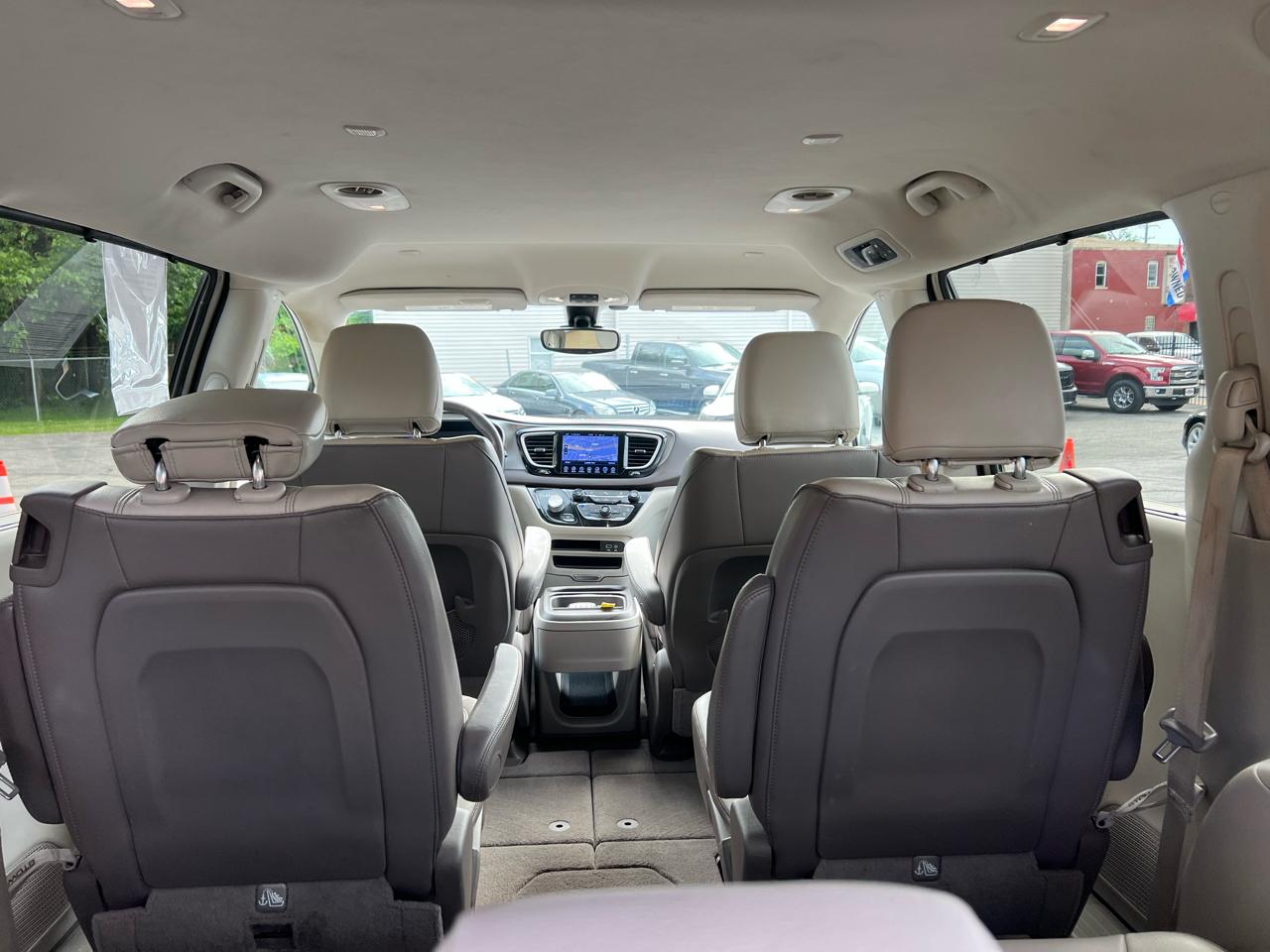 Chrysler Pacifica Touring-L FWD 2017