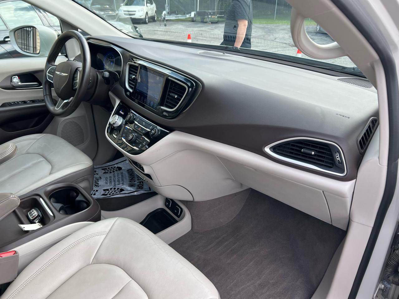 Chrysler Pacifica Touring-L FWD 2017