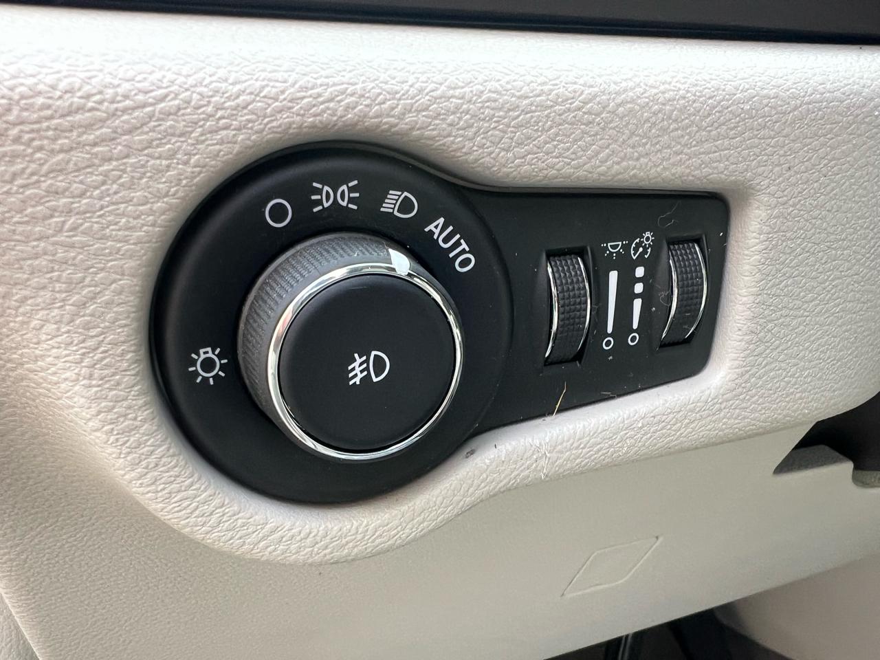 Chrysler Pacifica Touring-L FWD 2017
