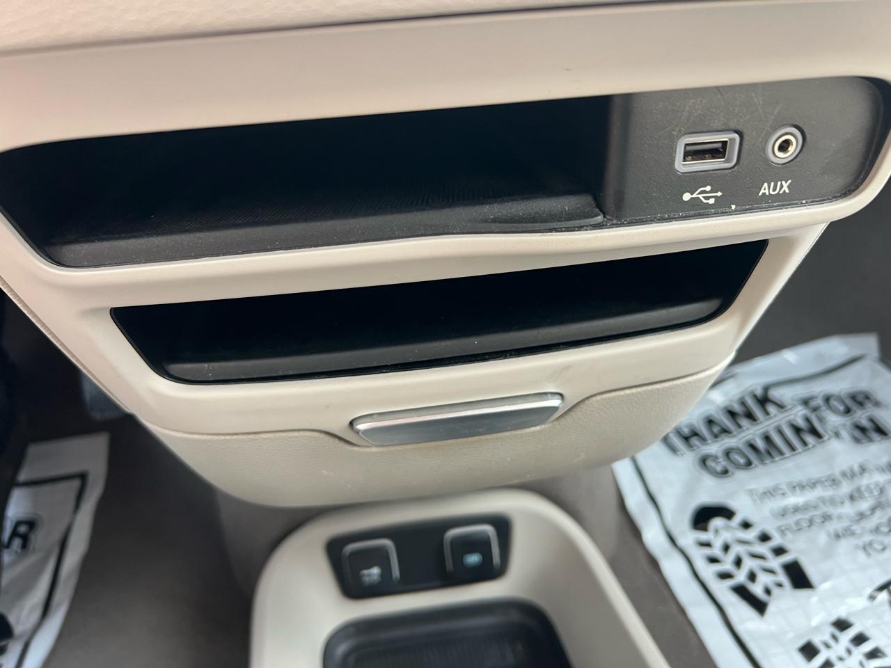 Chrysler Pacifica Touring-L FWD 2017
