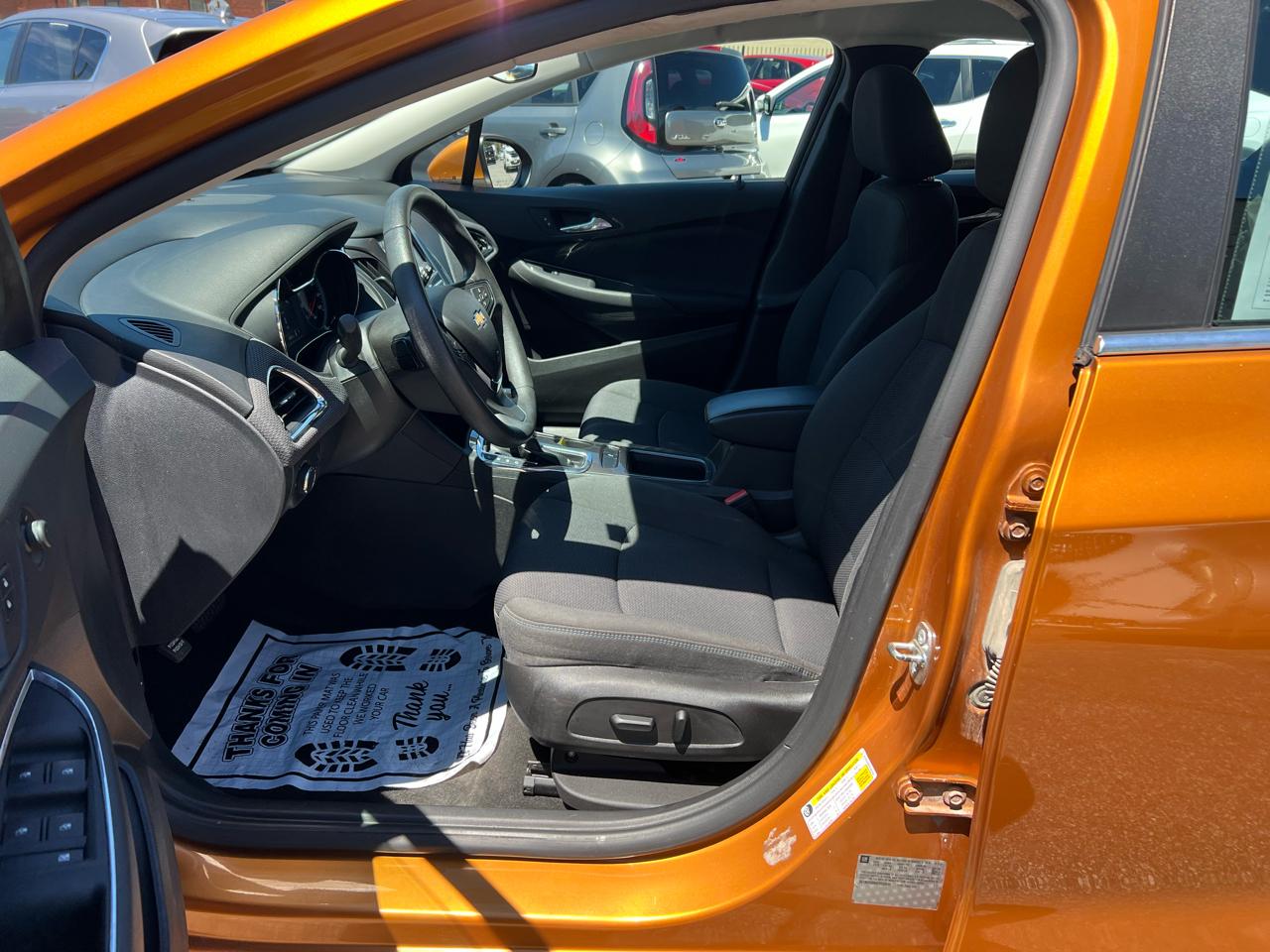 Chevrolet Cruze 4dr HB 1.4L LT w/1SD 2017