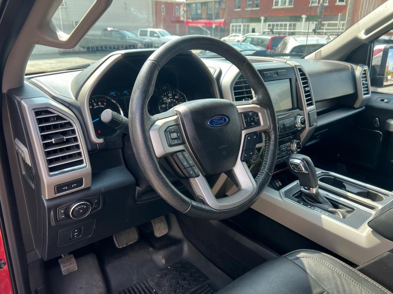 Ford F-150 4WD SuperCrew 139" Lariat 2016