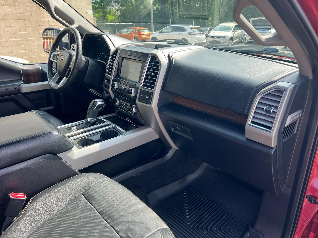 Ford F-150 4WD SuperCrew 139" Lariat 2016
