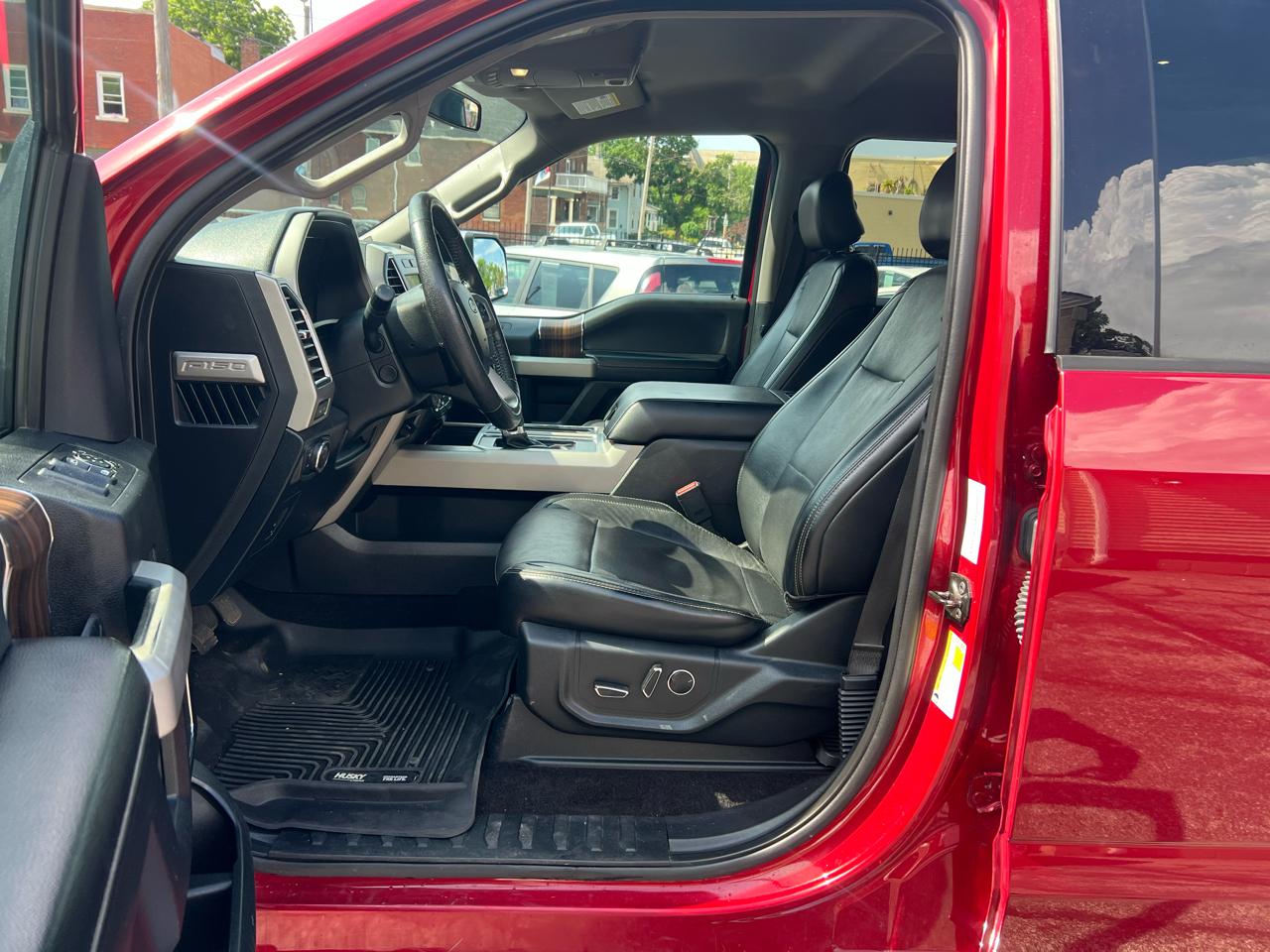 Ford F-150 4WD SuperCrew 139" Lariat 2016