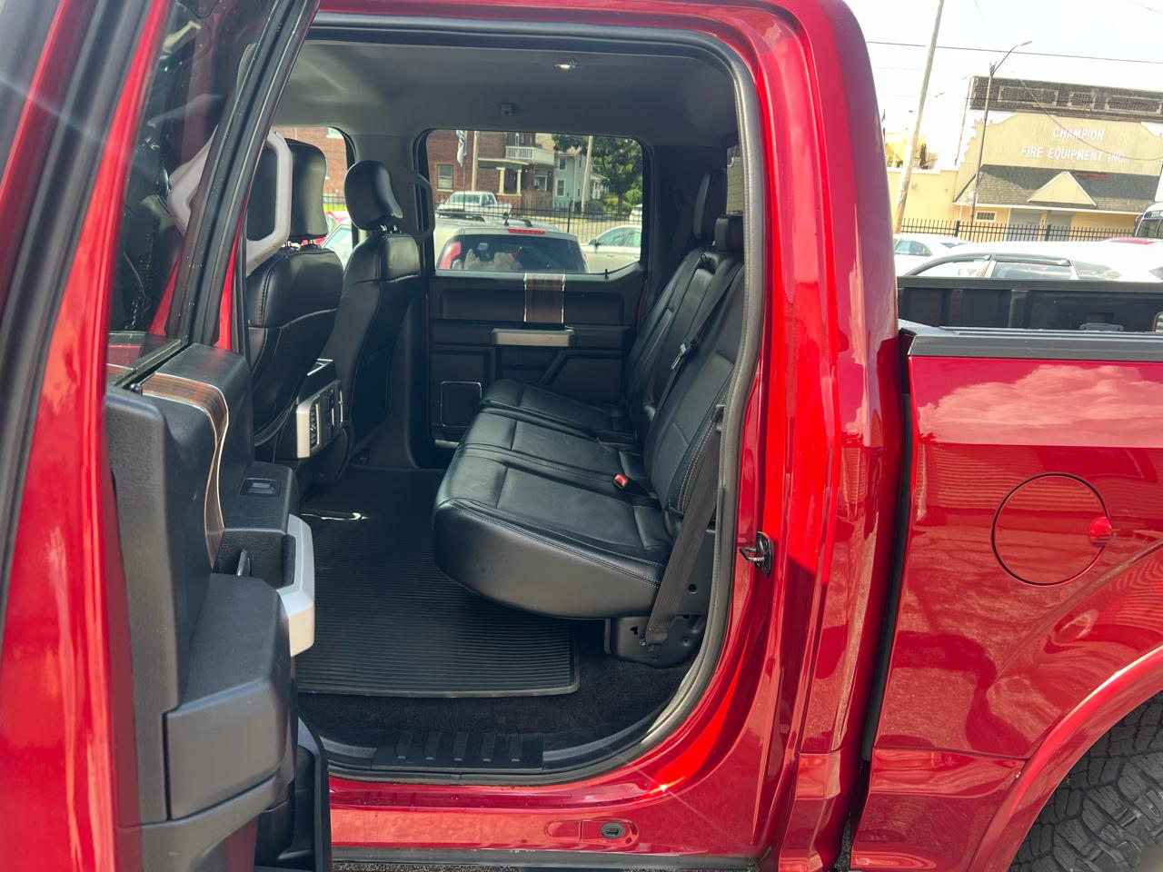 Ford F-150 4WD SuperCrew 139" Lariat 2016