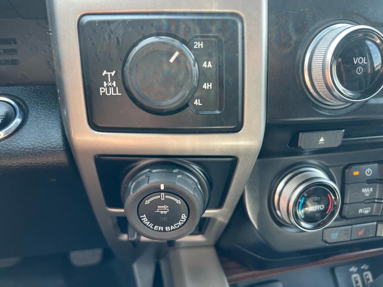 Ford F-150 4WD SuperCrew 139" Lariat 2016