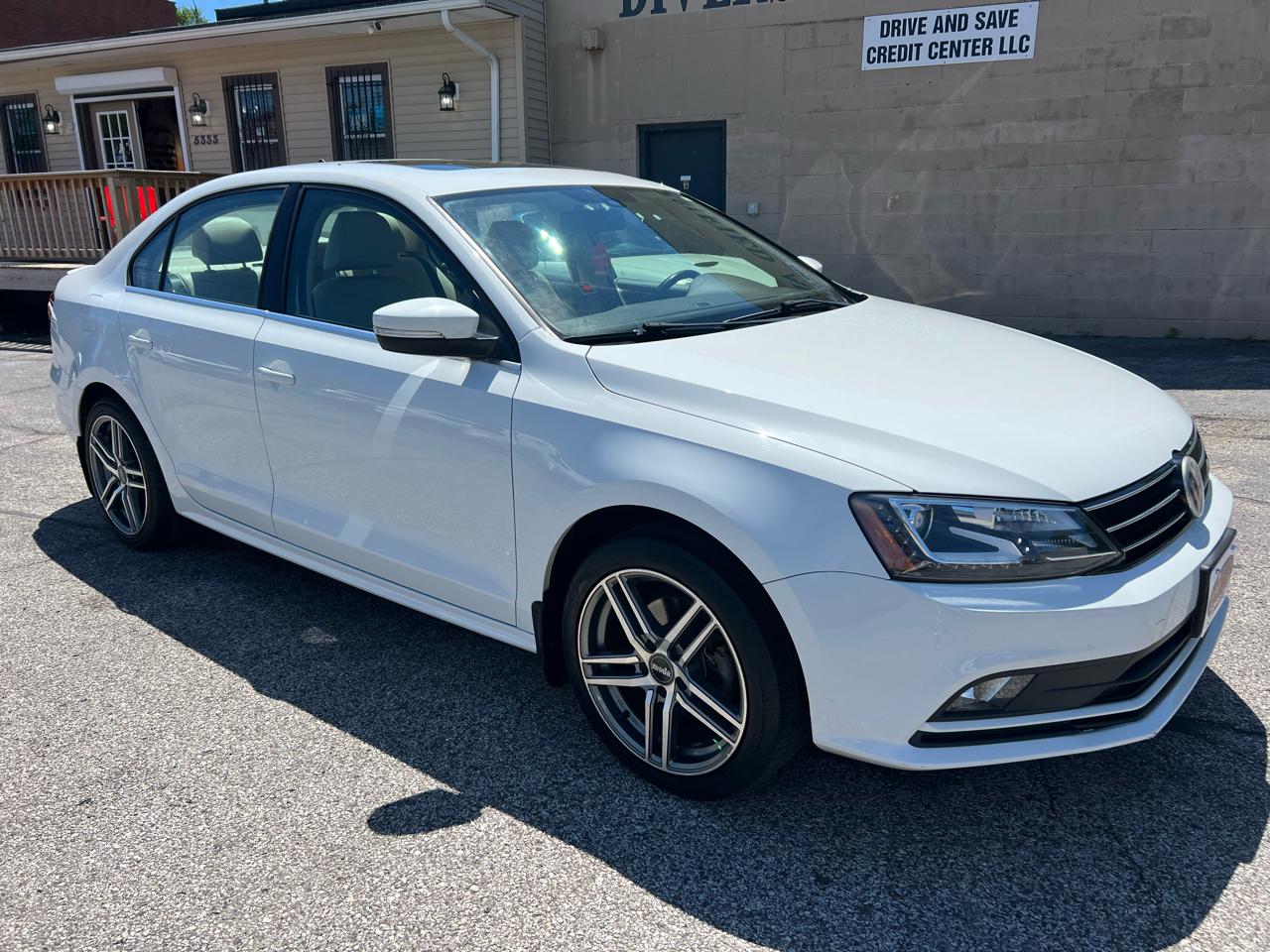 Volkswagen Jetta Sedan 4dr Auto 1.8T SEL PZEV 2016