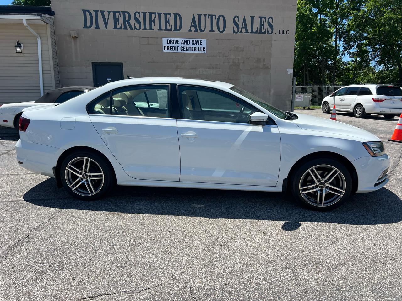 Volkswagen Jetta Sedan 4dr Auto 1.8T SEL PZEV 2016