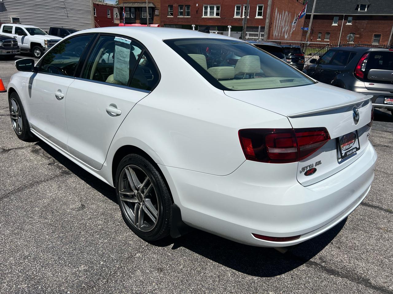 Volkswagen Jetta Sedan 4dr Auto 1.8T SEL PZEV 2016