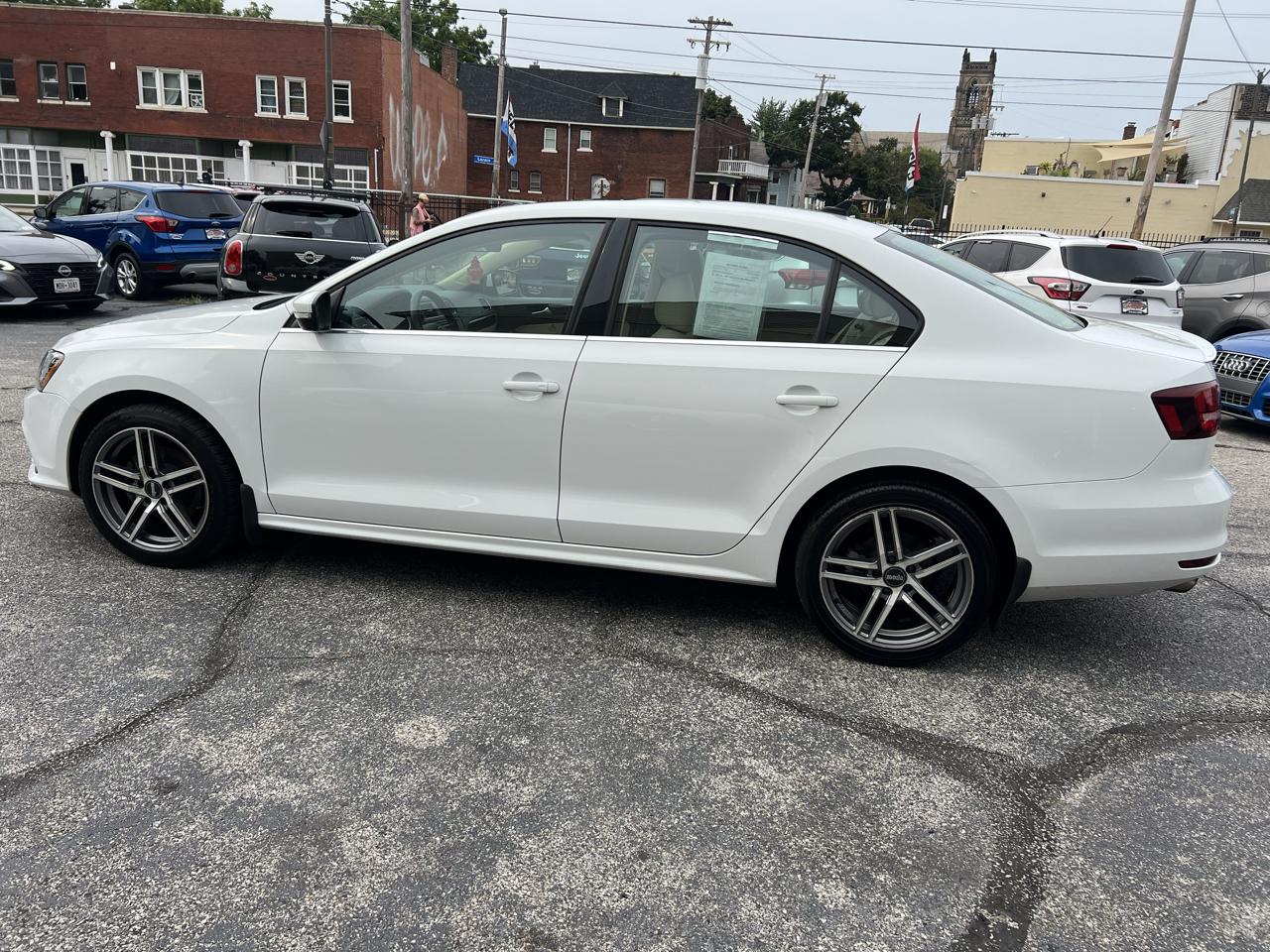Volkswagen Jetta Sedan 4dr Auto 1.8T SEL PZEV 2016