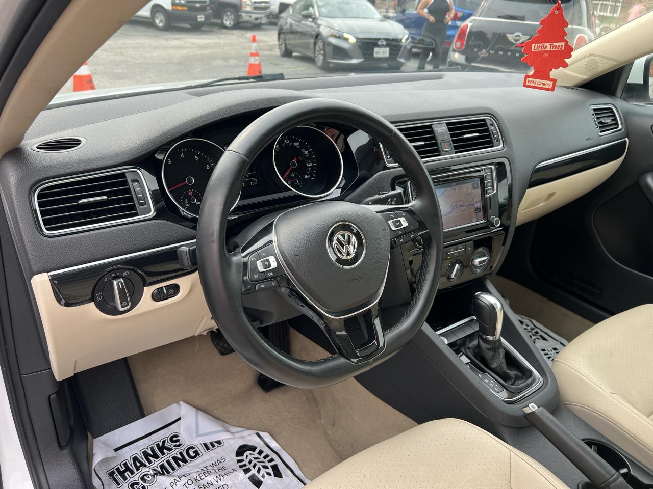 Volkswagen Jetta Sedan 4dr Auto 1.8T SEL PZEV 2016