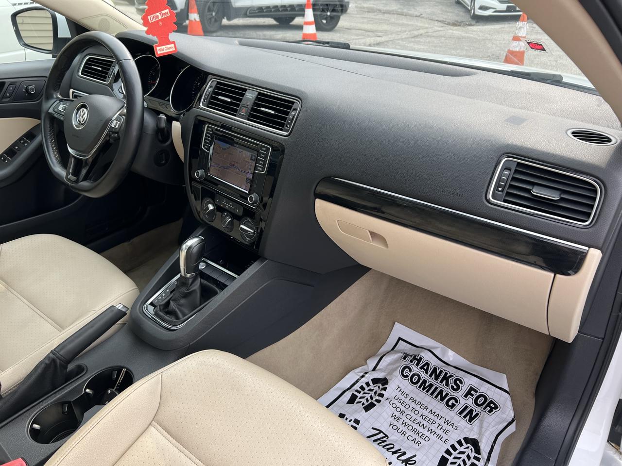 Volkswagen Jetta Sedan 4dr Auto 1.8T SEL PZEV 2016