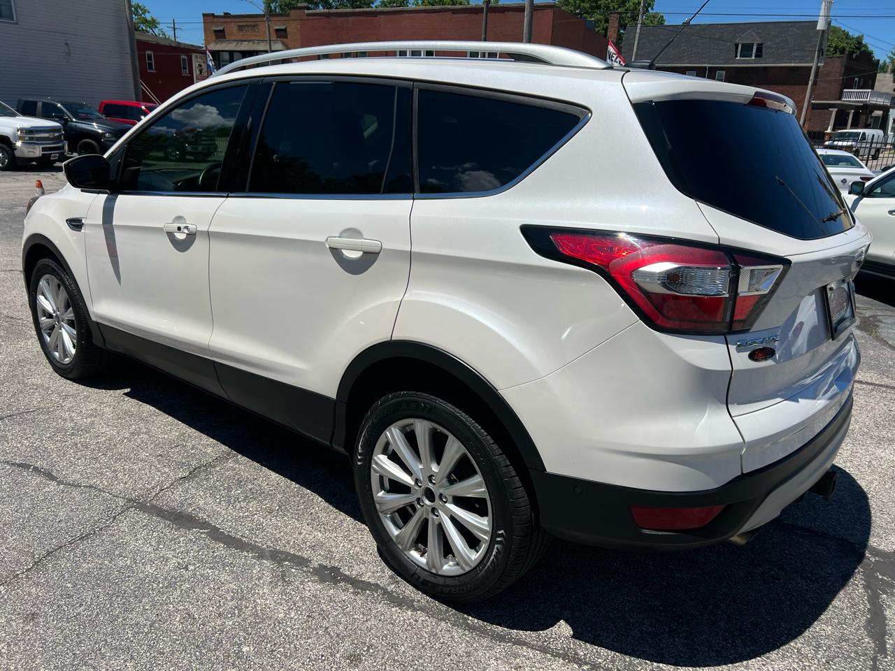 Ford Escape Titanium 4WD 2017