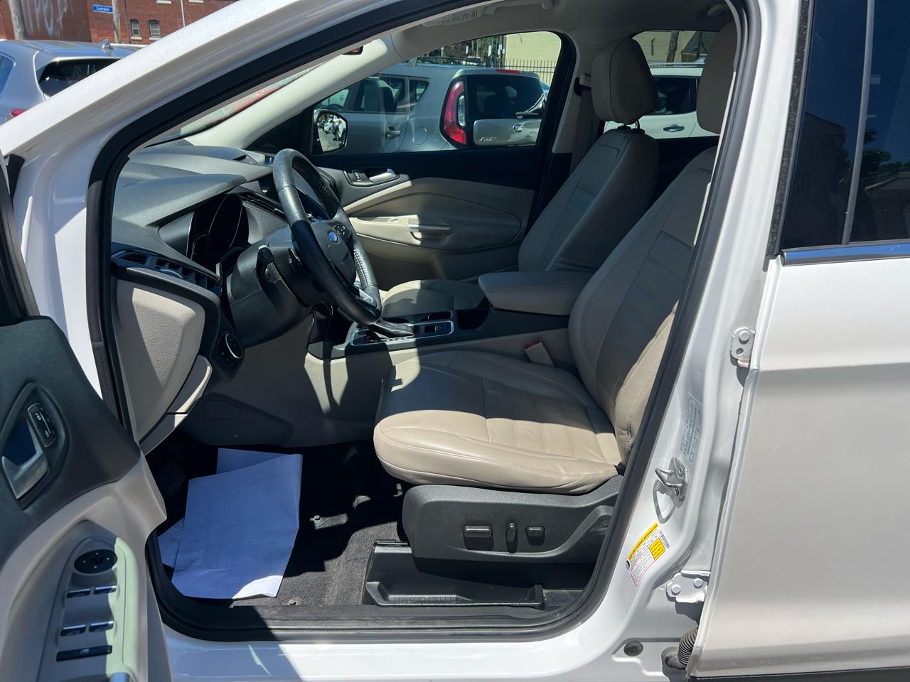 Ford Escape Titanium 4WD 2017