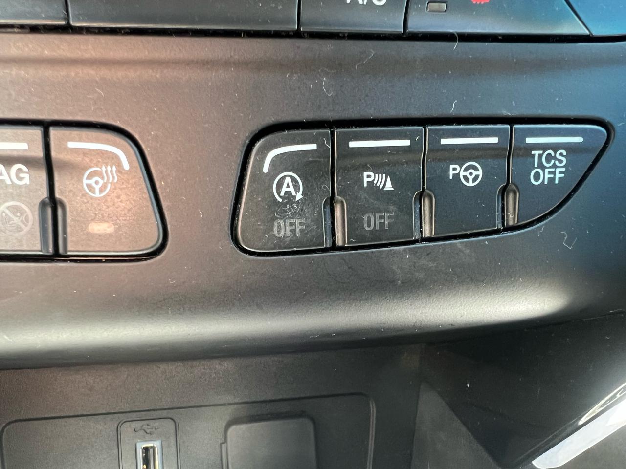 Ford Escape Titanium 4WD 2017