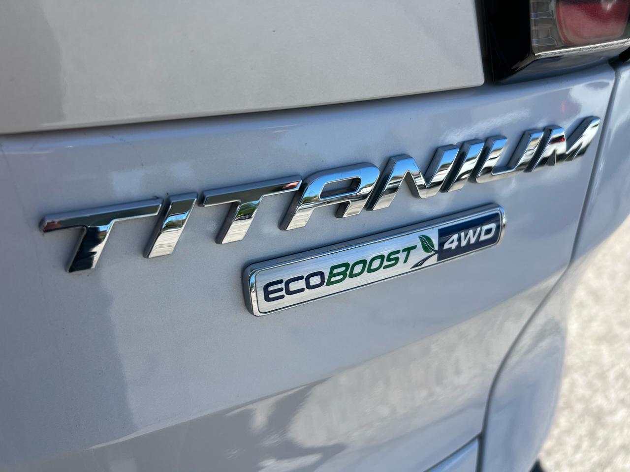 Ford Escape Titanium 4WD 2017