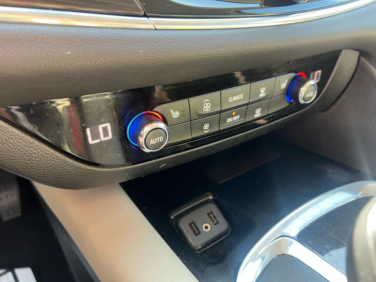 Buick Enclave AWD 4dr Essence 2019