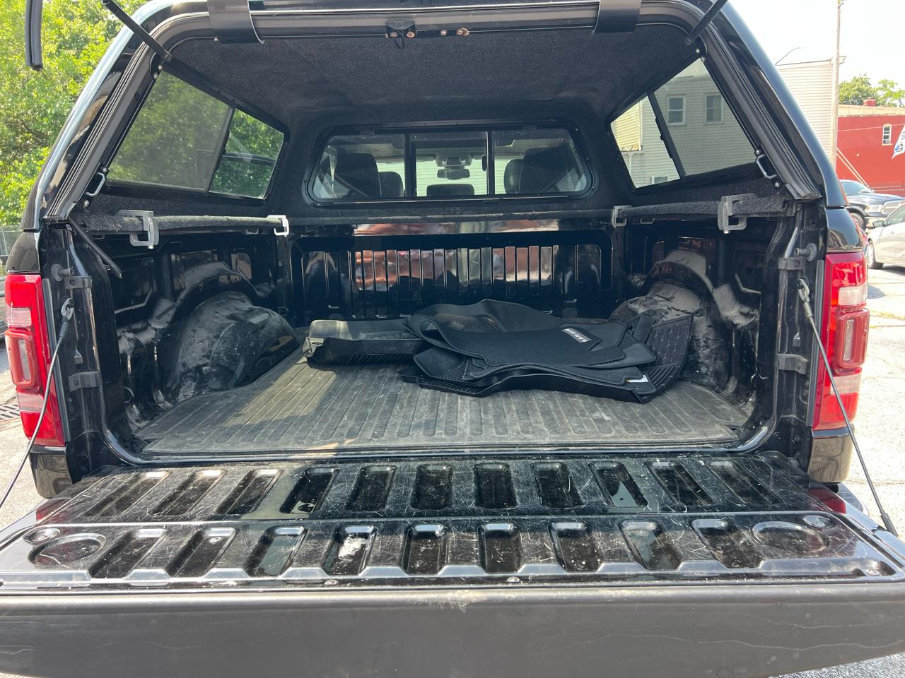 RAM 1500 Laramie 4x4 Crew Cab 5'7" Box 2019