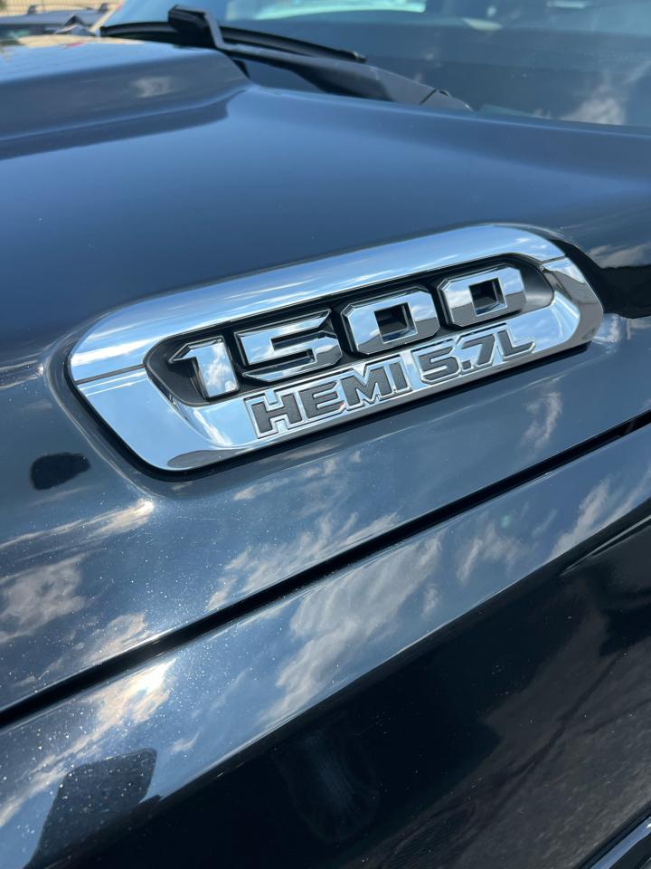 RAM 1500 Laramie 4x4 Crew Cab 5'7" Box 2019