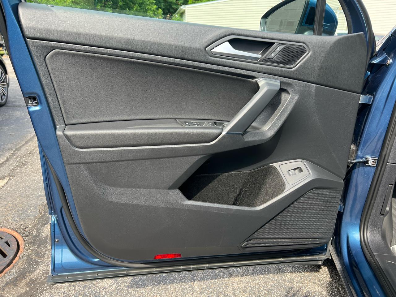 Volkswagen Tiguan 2.0T SEL FWD 2020