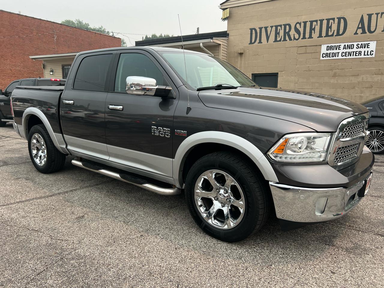 RAM 1500 Laramie 4x4 Crew Cab 5'7" Box 2017