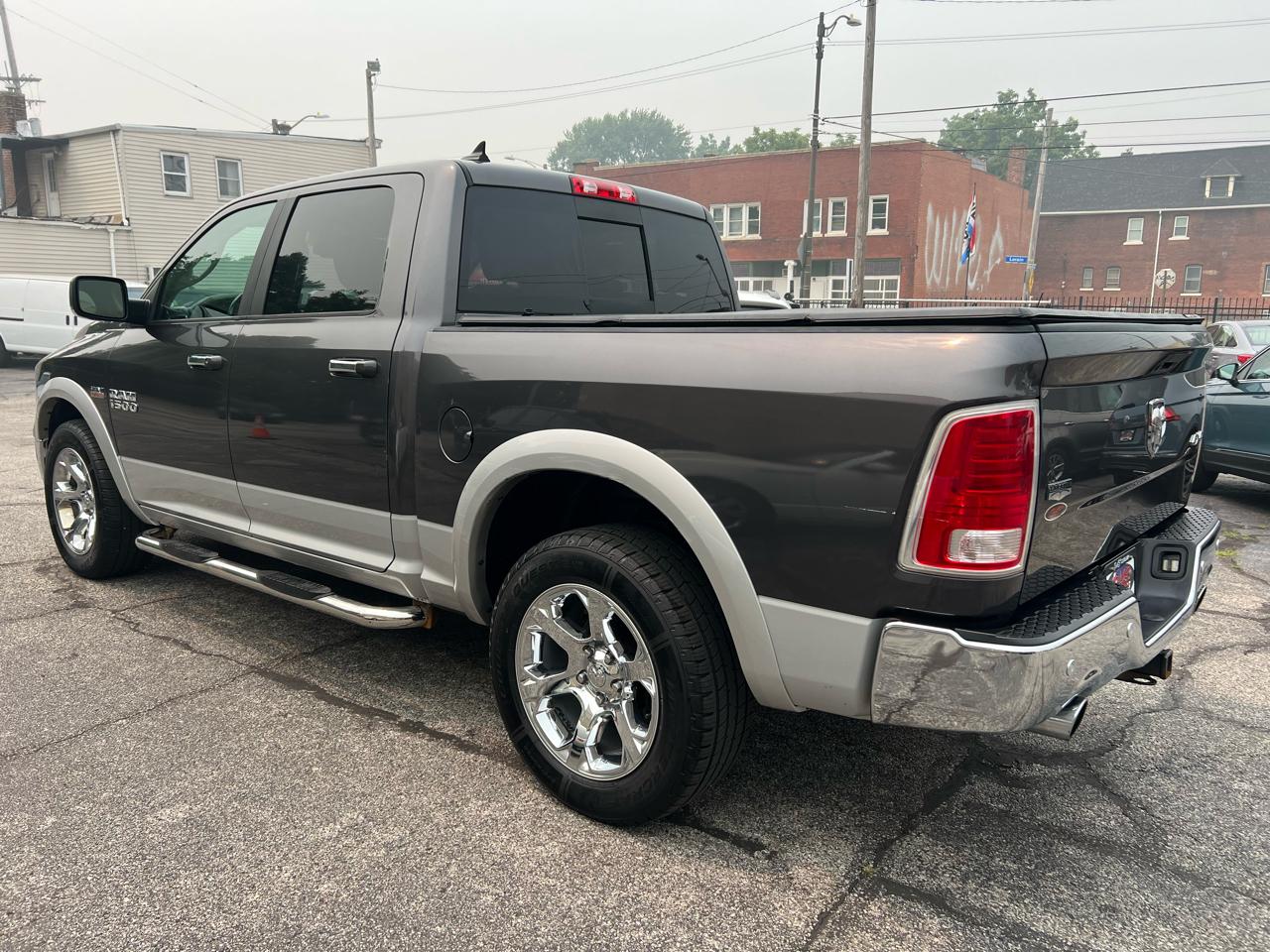 RAM 1500 Laramie 4x4 Crew Cab 5'7" Box 2017
