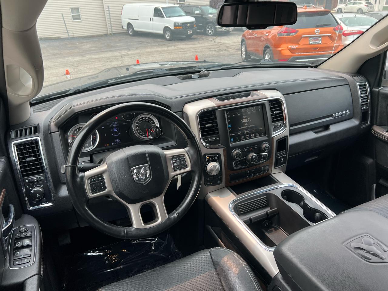 RAM 1500 Laramie 4x4 Crew Cab 5'7" Box 2017