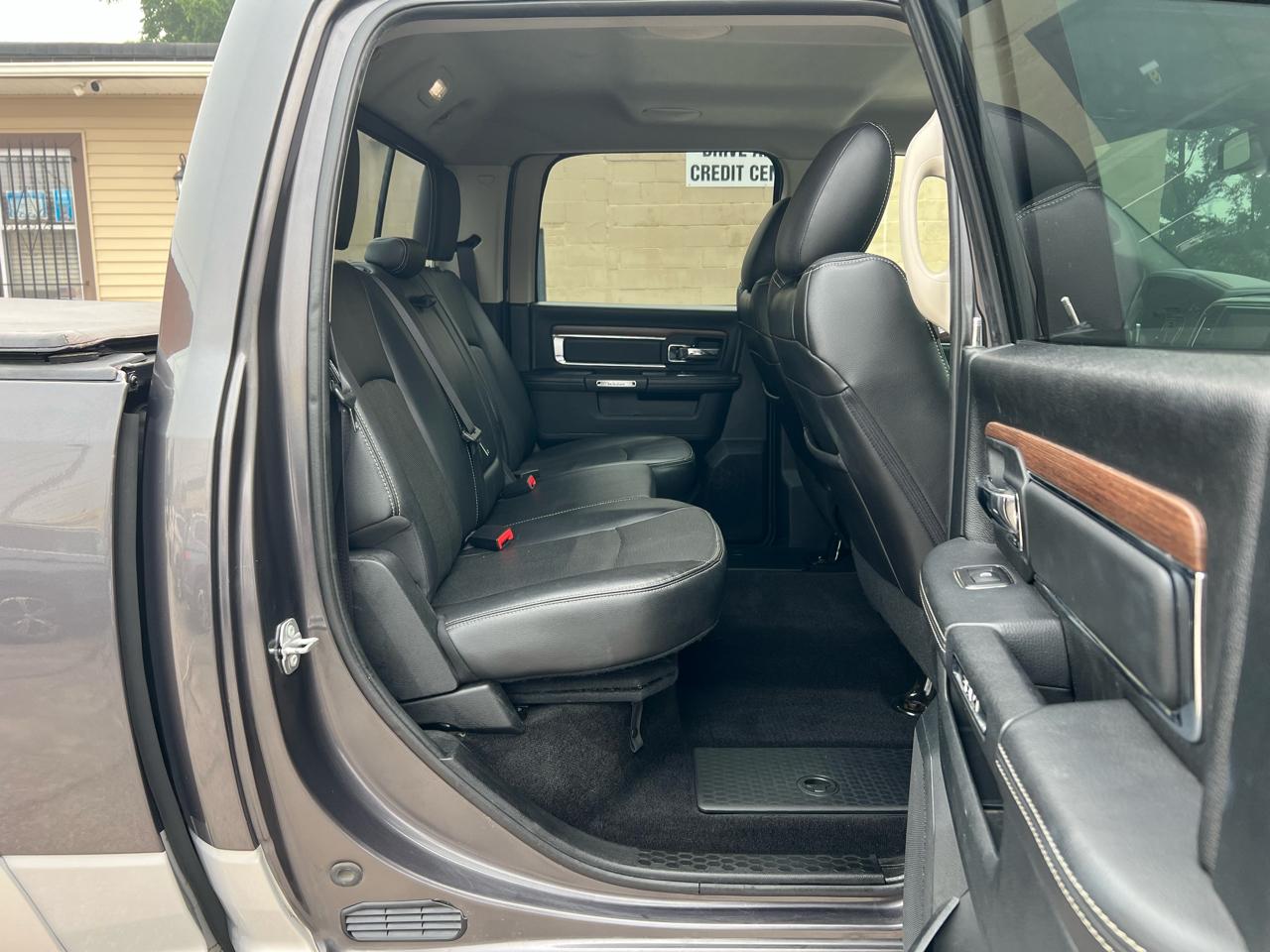 RAM 1500 Laramie 4x4 Crew Cab 5'7" Box 2017