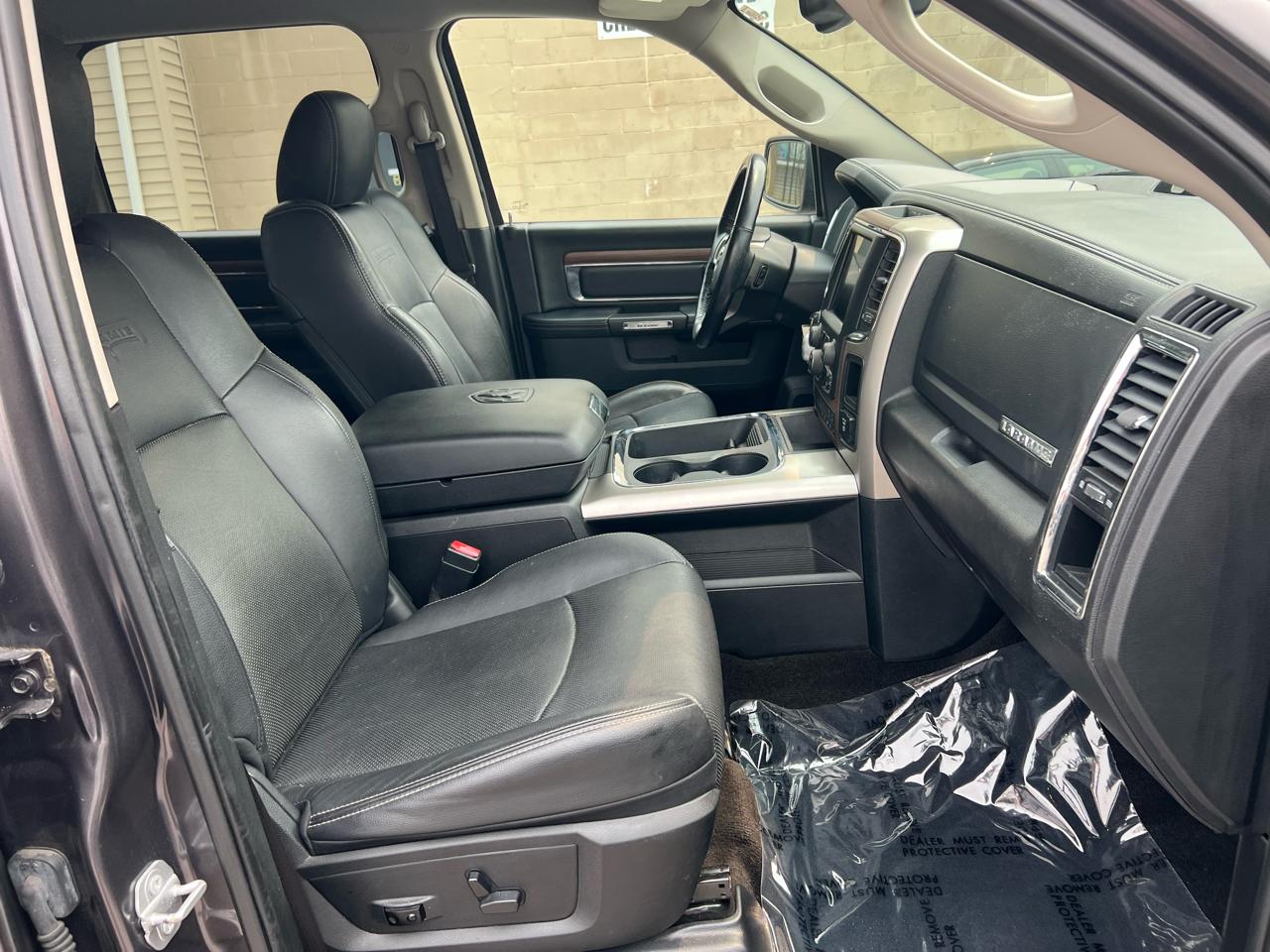RAM 1500 Laramie 4x4 Crew Cab 5'7" Box 2017