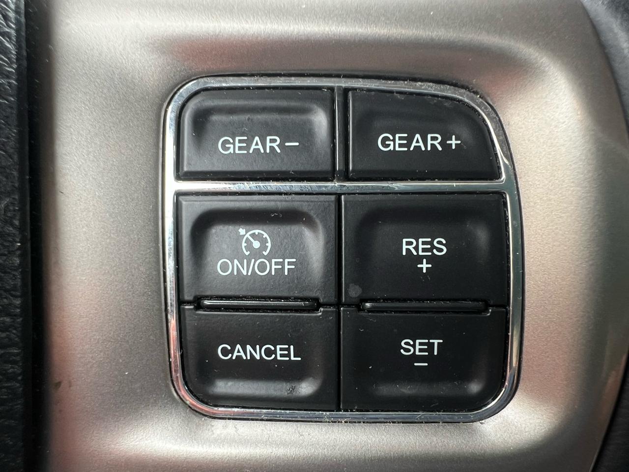 RAM 1500 Laramie 4x4 Crew Cab 5'7" Box 2017