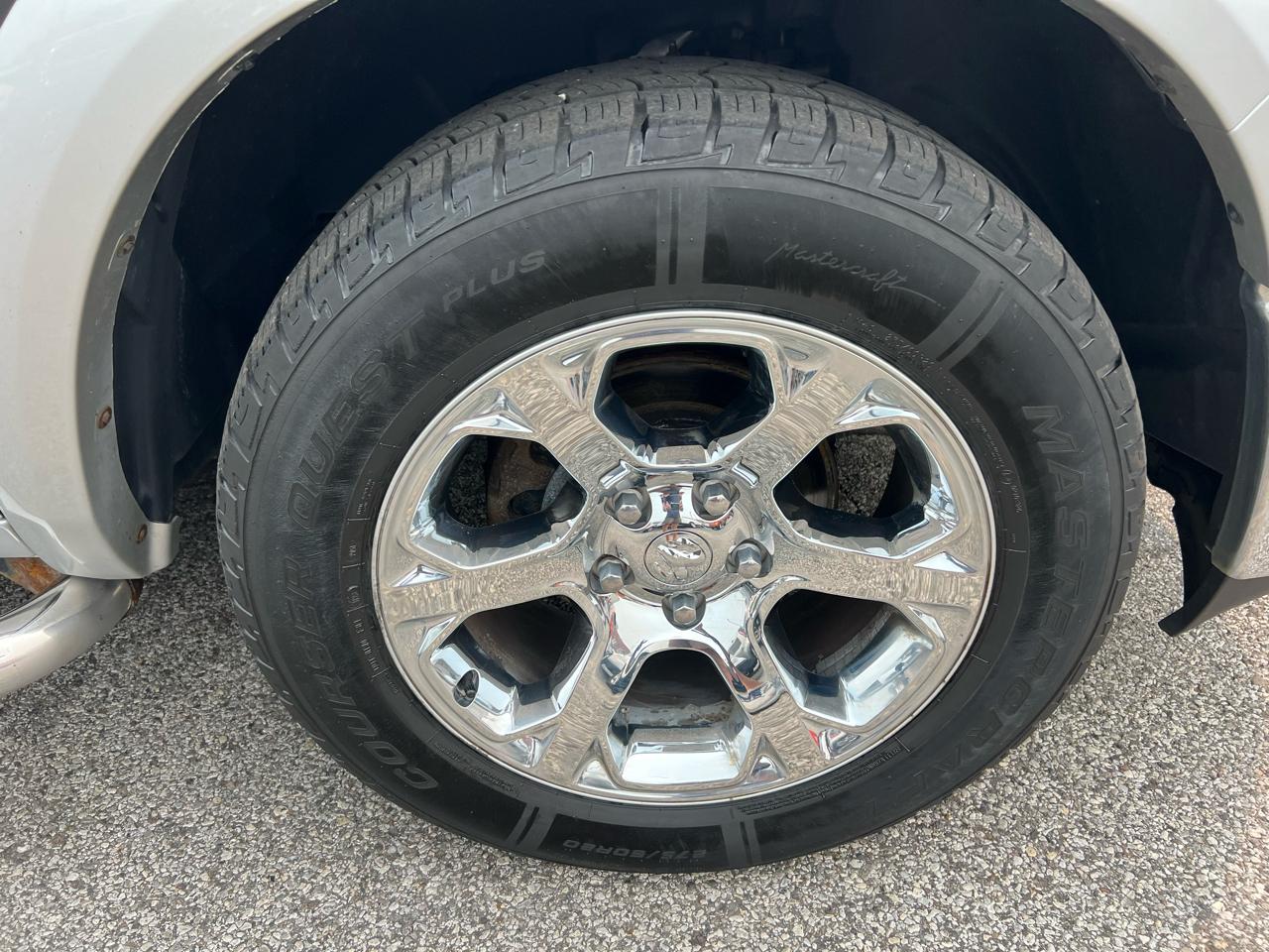 RAM 1500 Laramie 4x4 Crew Cab 5'7" Box 2017