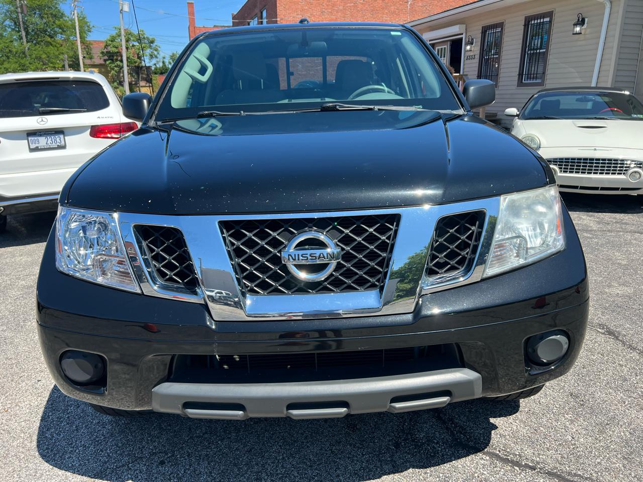 Nissan Frontier Crew Cab 4x4 SV V6 Auto 2018