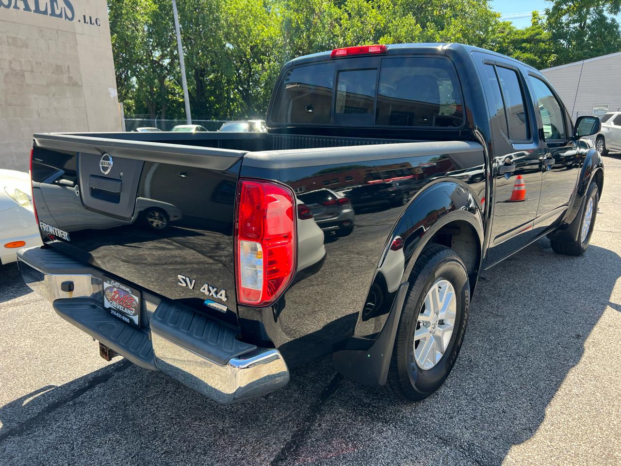 Nissan Frontier Crew Cab 4x4 SV V6 Auto 2018