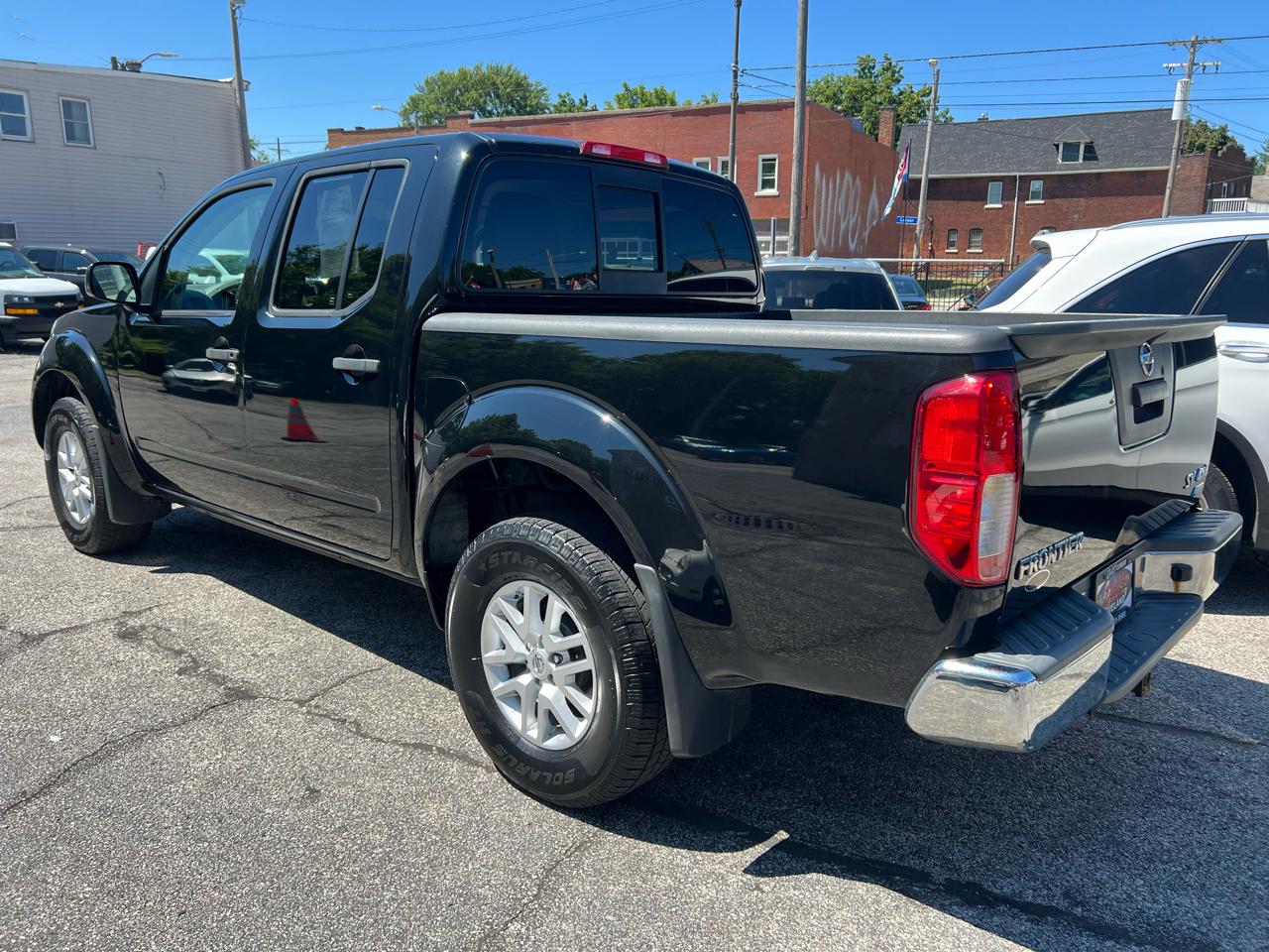 Nissan Frontier Crew Cab 4x4 SV V6 Auto 2018
