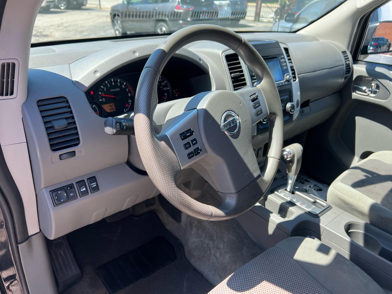 Nissan Frontier Crew Cab 4x4 SV V6 Auto 2018