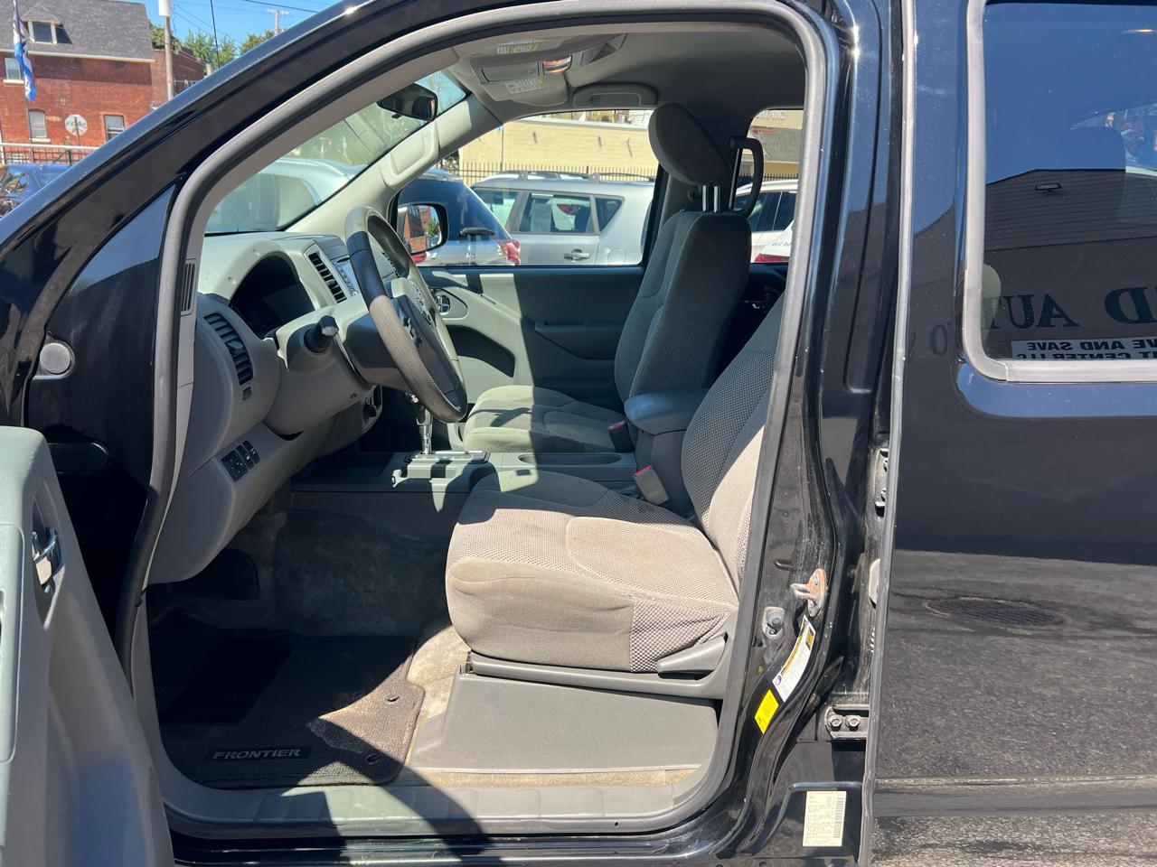 Nissan Frontier Crew Cab 4x4 SV V6 Auto 2018