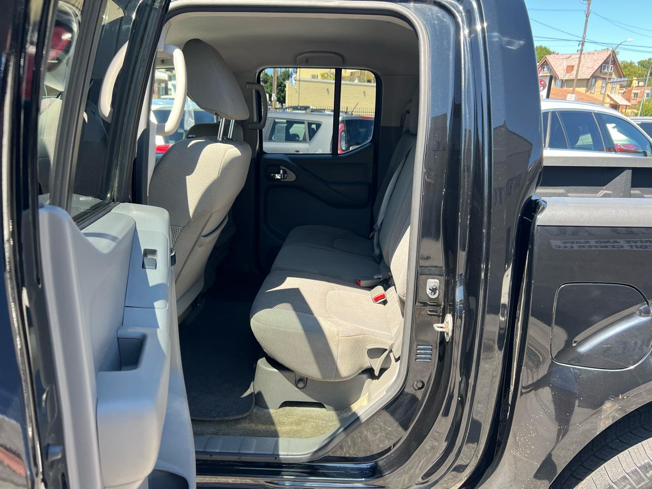 Nissan Frontier Crew Cab 4x4 SV V6 Auto 2018