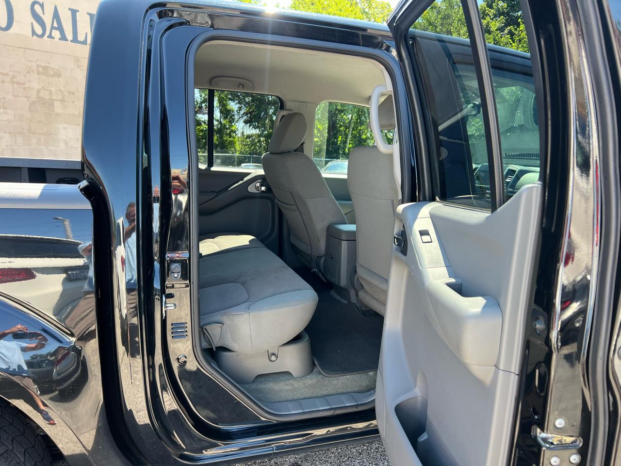 Nissan Frontier Crew Cab 4x4 SV V6 Auto 2018