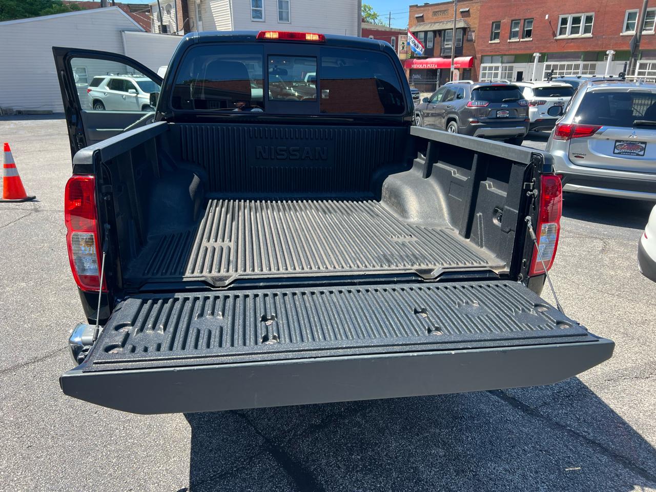 Nissan Frontier Crew Cab 4x4 SV V6 Auto 2018